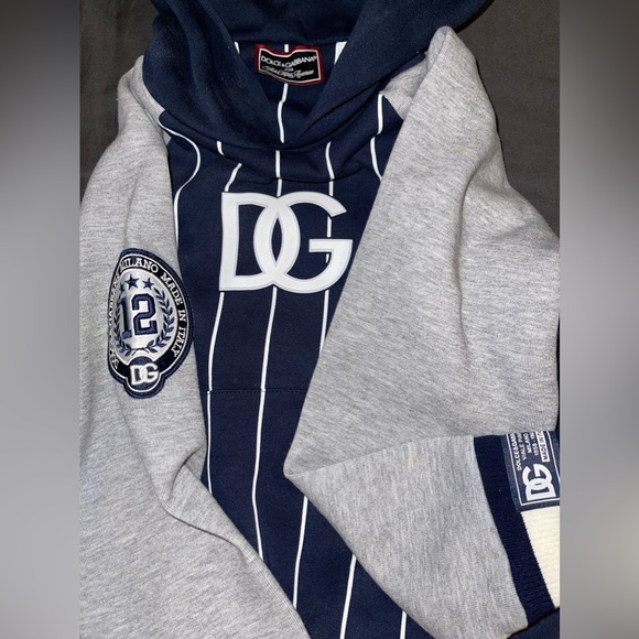 Dolce and Gabbana Kids
Logo-Printed Pull-over Hoodie
Kids Size: 4Y - Picture 3 of 4